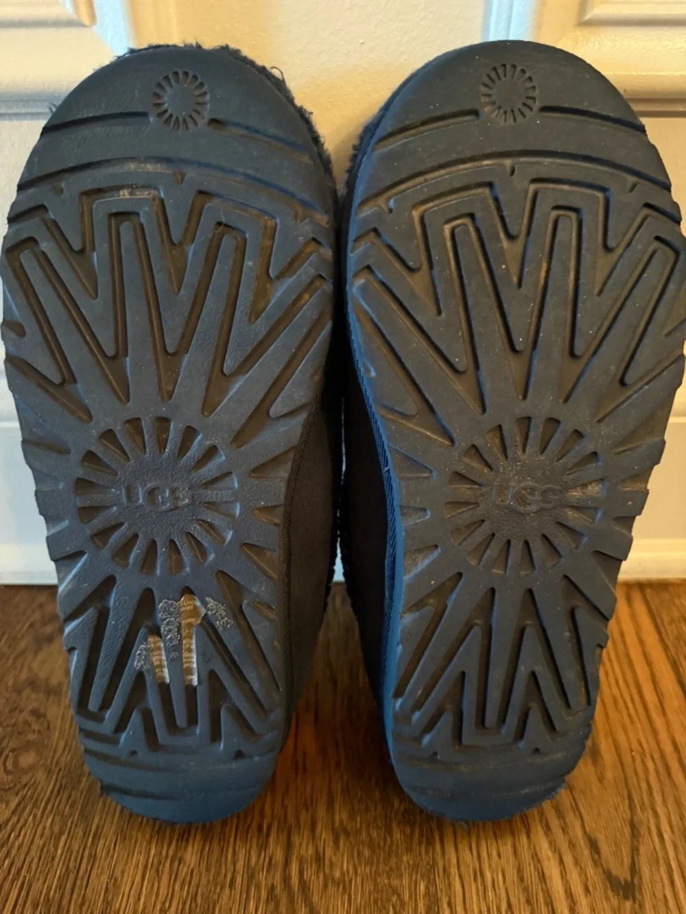 Men’s UGG Slippers – Size 7 – $35